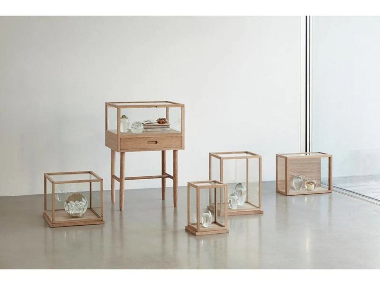 Hubsch Glazen Display Eikenhout - Afbeelding 3